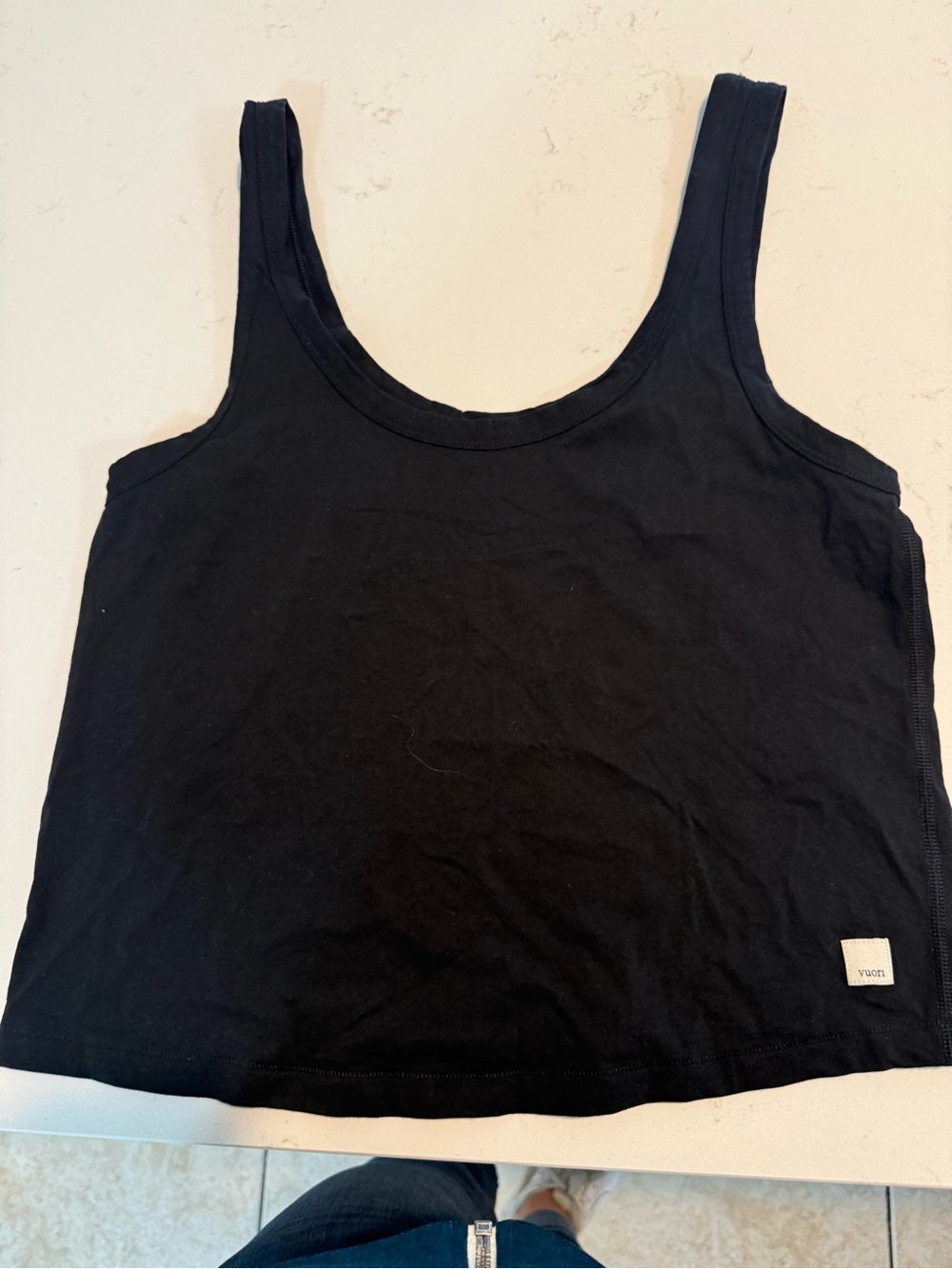 Vuori Black Cropped Scoop Tank